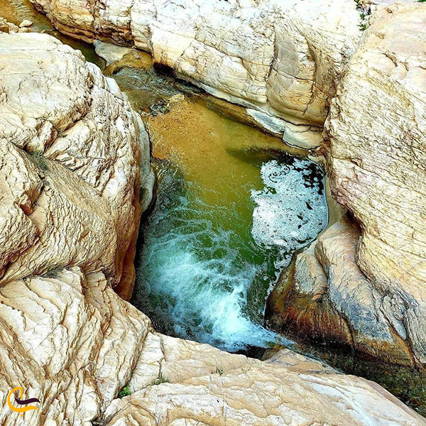 عکس معرفی آبشار حمید بجنورد
