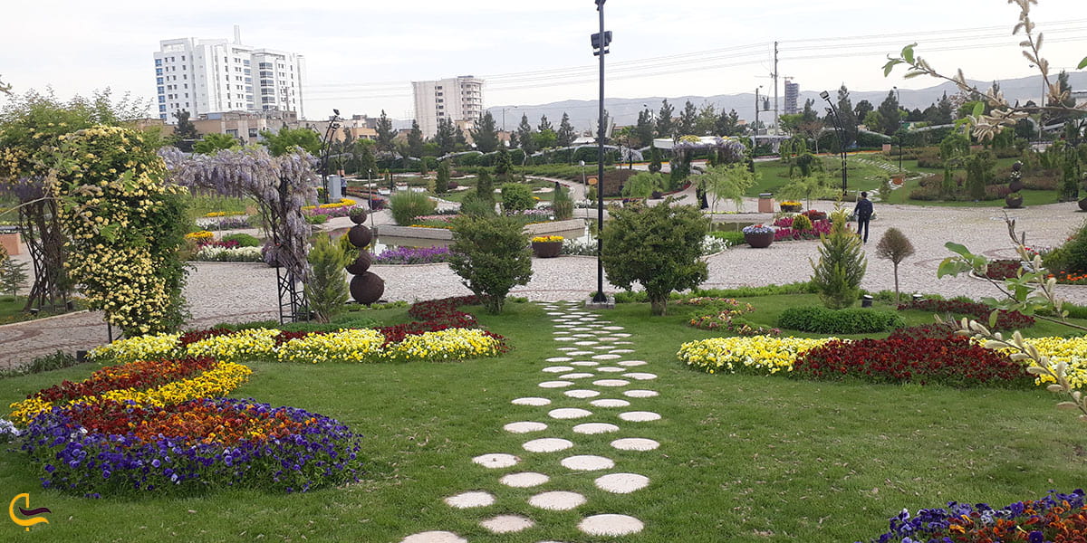 عکس آشنایی با باغ گل ها مشهد