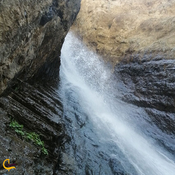 عکس آبشار رندان جاهای دیدنی نزدیک به روستای کن تهران