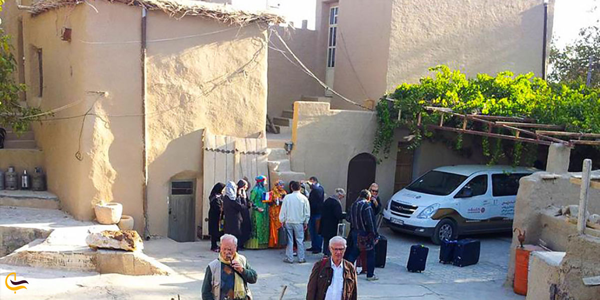 عکس مهمان‌های ناخوانده ر دهکده توریستی عباس برزگر فارس