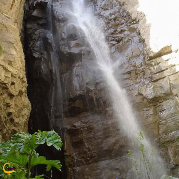 عکس آبشار دریبر از جاهای دیدنی اطراف کرمانشاه
