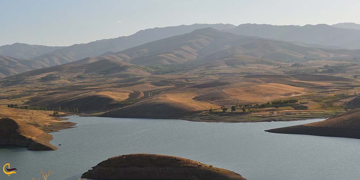 دریاچه سد اکباتان از جاهای دیدنی اطراف همدان