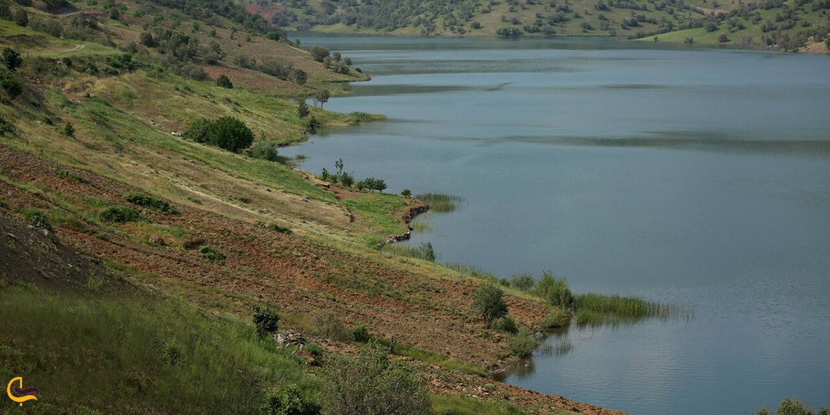عکس ویژگی های دریاچه سد شیرین دره