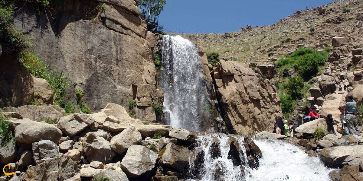 جاذبه های گردشگری آبشار پونه زار فریدون شهر
