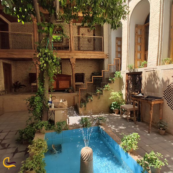 بهترین زمان بازدید از کافه موزه زرنگار شیراز