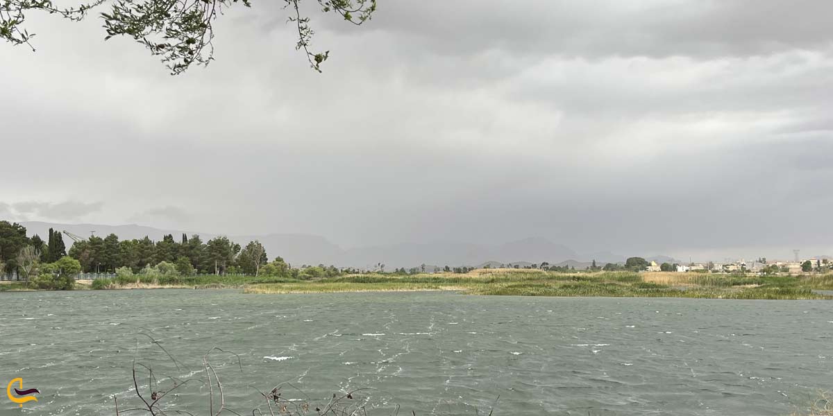 امکانات گردشگری پارک ساحلی زرین شهر