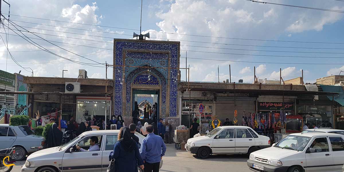 سردر اصلی و صحن آرامگاه