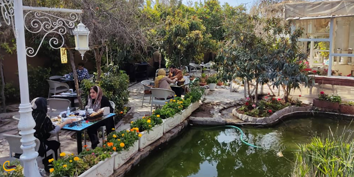 کافه باغ برکه یکی کافه باغ های شیراز