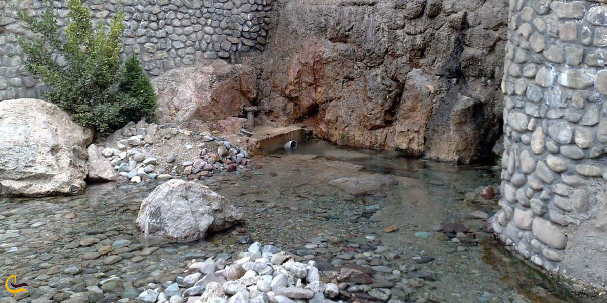 چشمه اعلا دماوند یکی از چشمه های آب گرم ایران