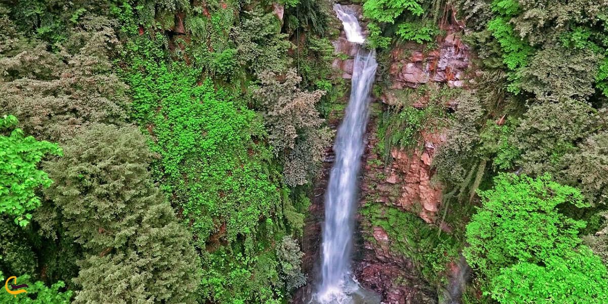 آبشار گزو از جاهای دیدنی جنگل لفور سوادکوه
