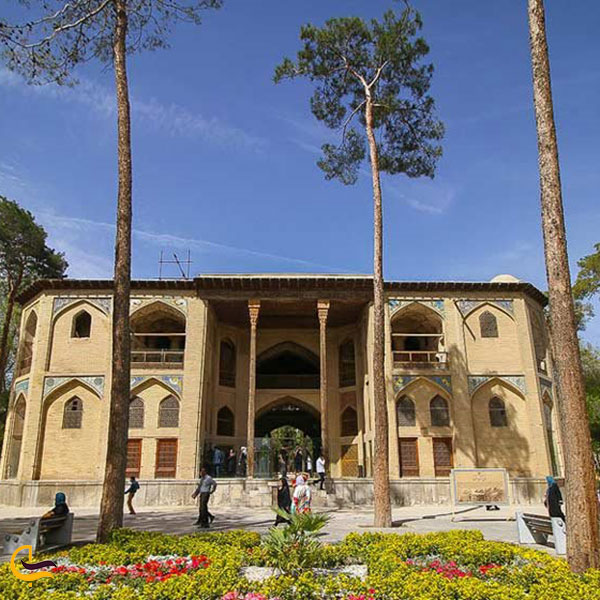 کاخ هشت بهشت از جاهای دیدنی اطراف خانه دهدشتی اصفهان