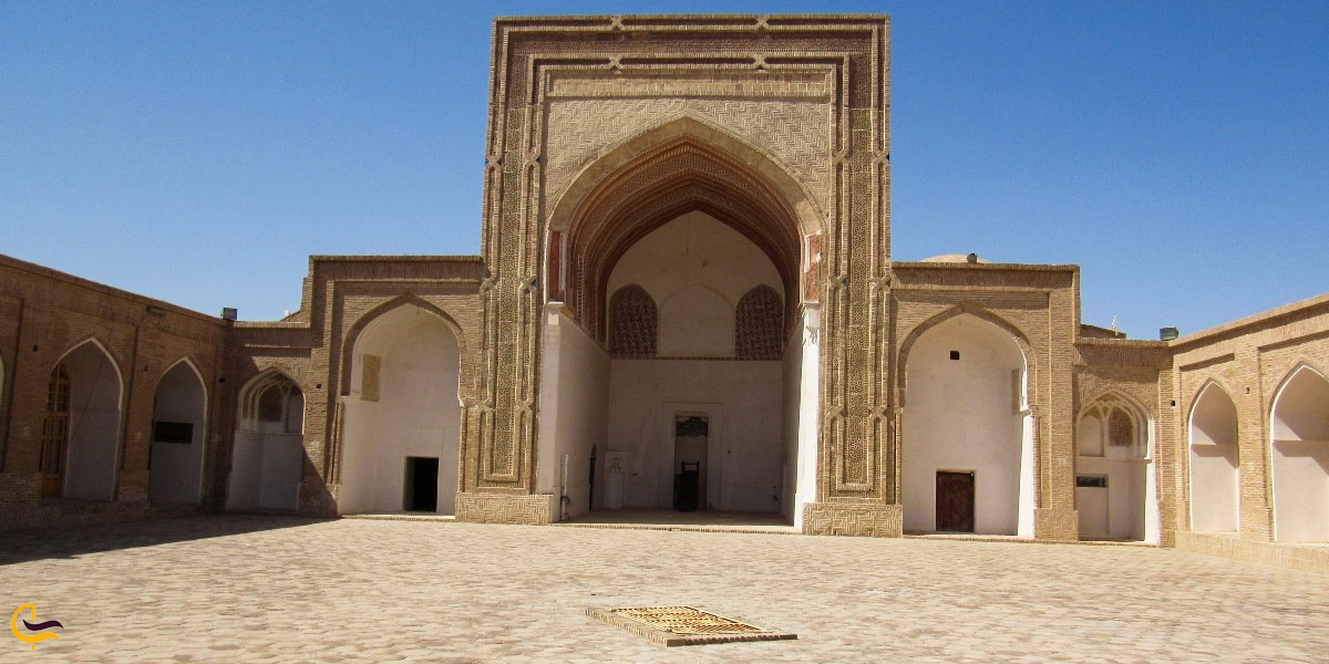 مسجد جامع تون از جاهای دیدنی اطراف بیرجند