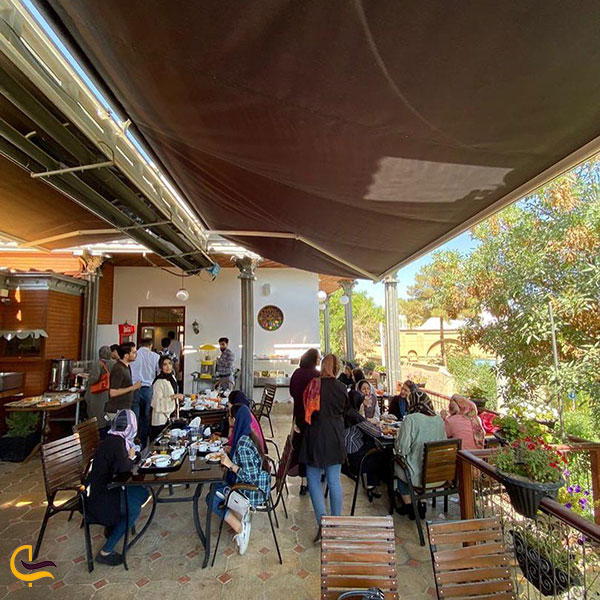 کافه رستوران لوتوس یکی از بهترین کافه های اصفهان