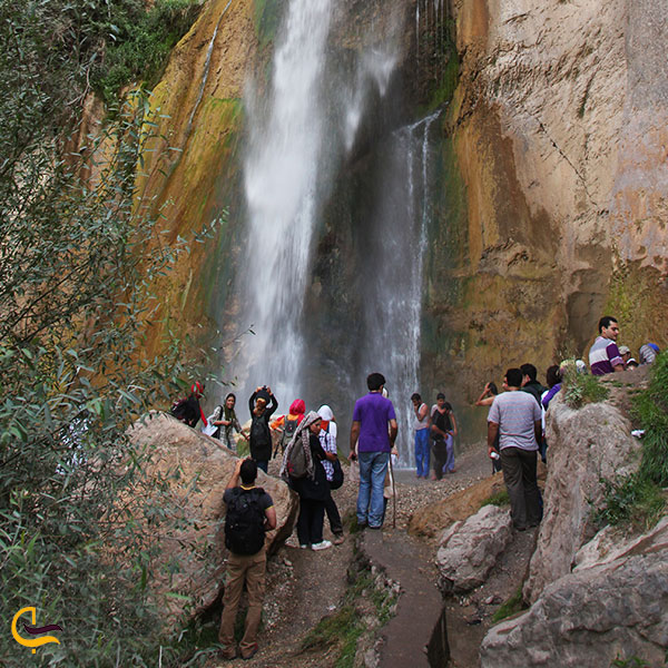 آبشار شاهاندشت از جاذبه های گردشگری روستای پلور لارین