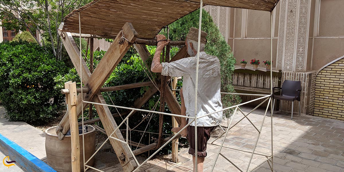 ابزار مخصوص و نحوه حفر قنات  خانه کلاهدوزها در یزد