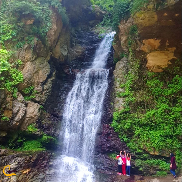بهترین زمان بازدید از آبشار دودوزن گیلان
