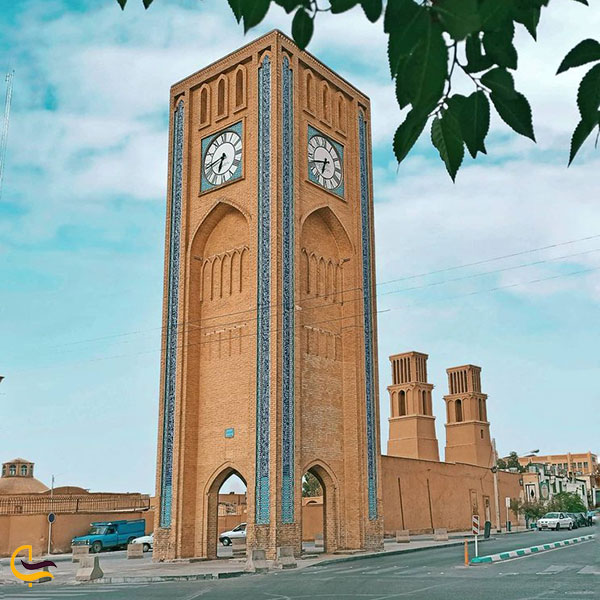 برج ساعت مسجد جامع کبیر از جاهای دیدنی اطراف موزه آب یزد