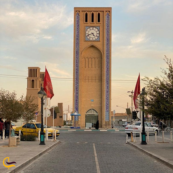 برج ساعت مسجد جامع کبیر از جاهای دیدنی اطراف موزه آب یزد