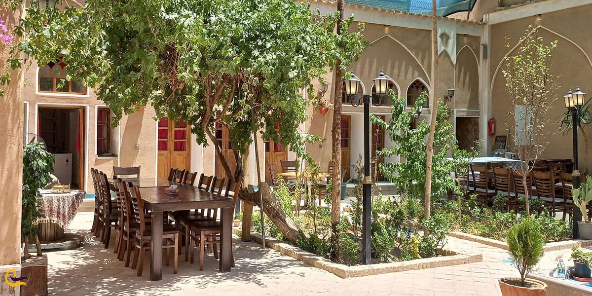 کافه هتل سنتی یاس یکی از کافه های اصفهان