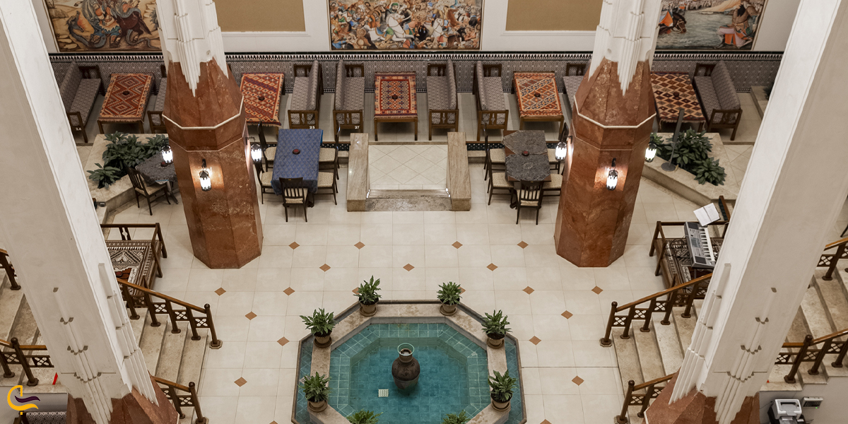 کافه کلاه فرنگی هتل پارسیان یزد، از بهترین کافه های یزد