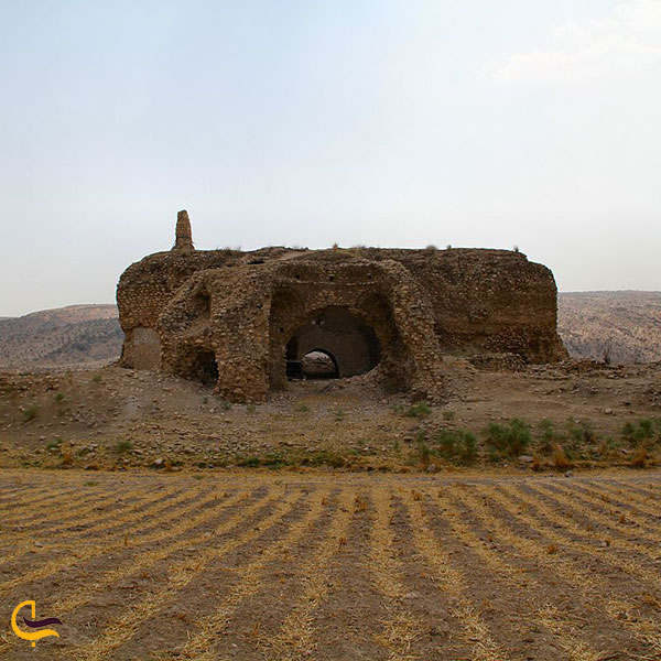 کوشک اردشیر ساسانی از جاهای دیدنی نزدیک به گور دختر بوشهر