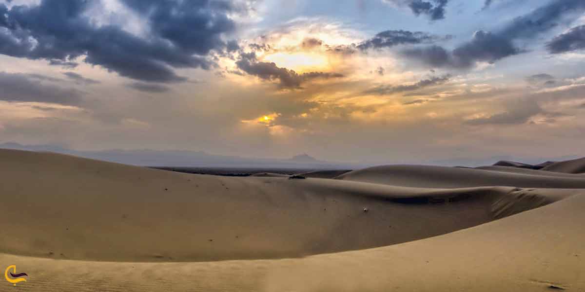 کمپ کویری کاراکال یزد | معروف‌ترین کمپ کویر یزد