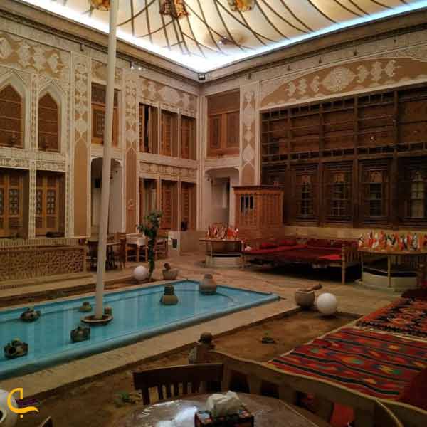 خانه ملک‌ التجار، از شگفت‌انگیزترین خانه های تاریخی یزد