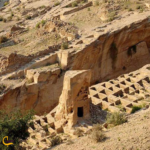 آبگیر دره‌ لیر سیراف از بناهای تاریخی اطراف بوشهر