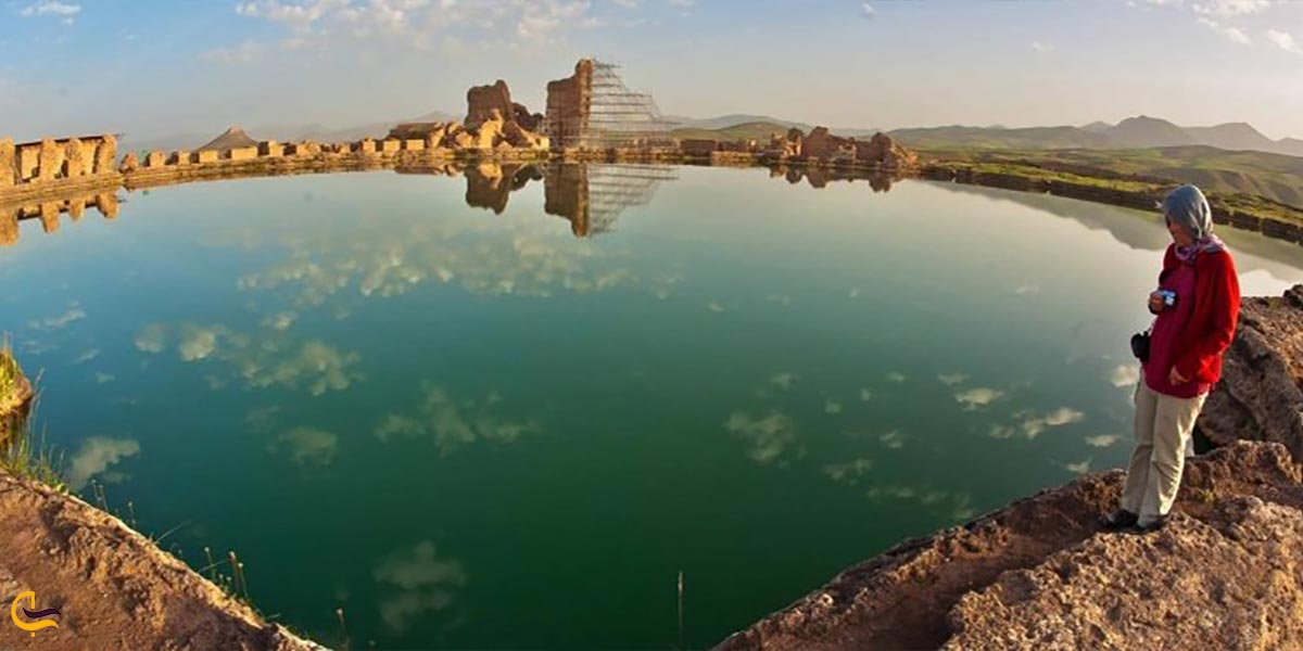 خزانه‌ای در قعر دریاچه تخت سلیمان