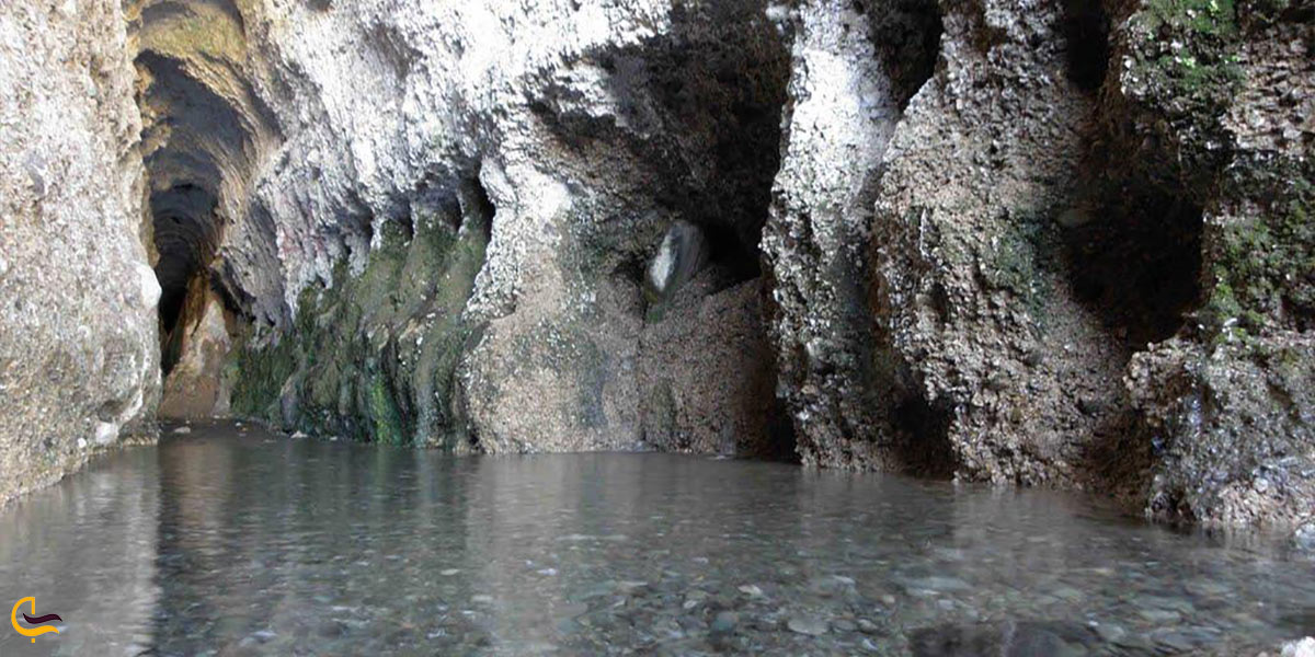 روستا و غار لادیز یکی از جاذبه های گردشگری اطراف زاهدان