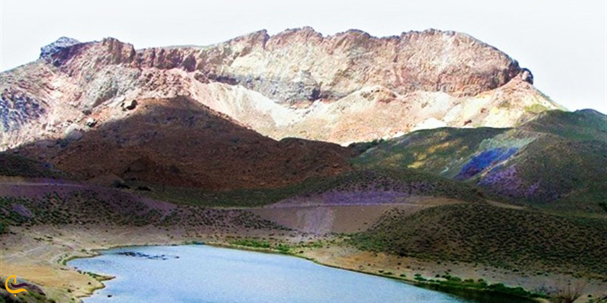 کوه تفتان یکی از جاذبه های گردشگری اطراف زاهدان