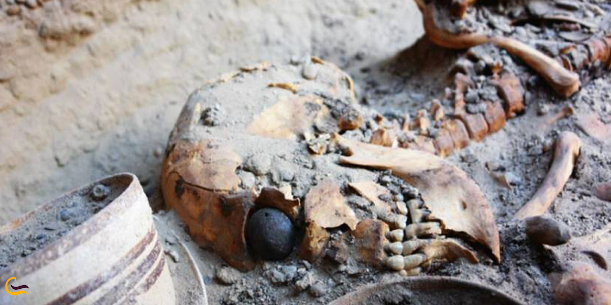 The artificial eye of the burnt city