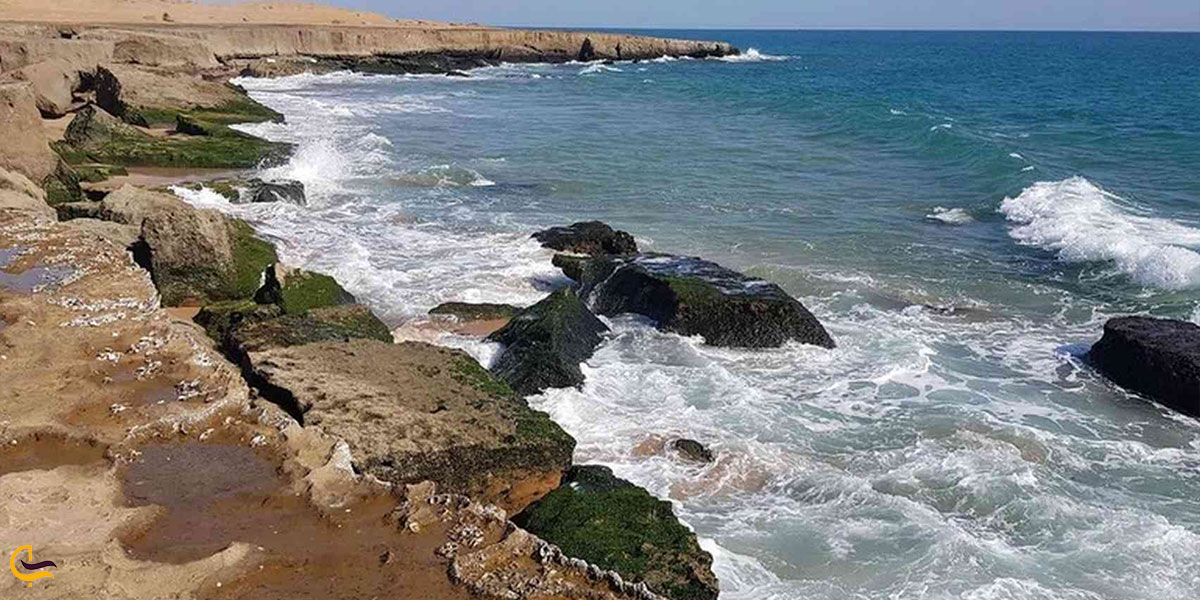 ساحل صخره‌ای چابهار | یکی از زیباترین سواحل جنوب ایران