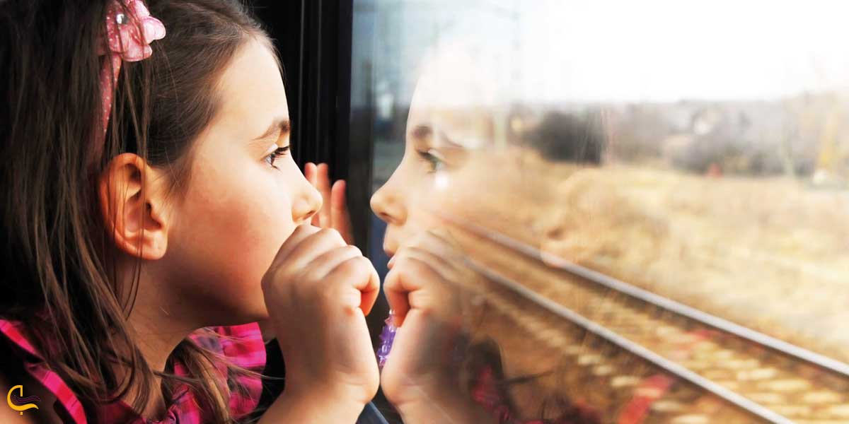 بایدها و نبایدهای سفر با قطار همراه با کودکان