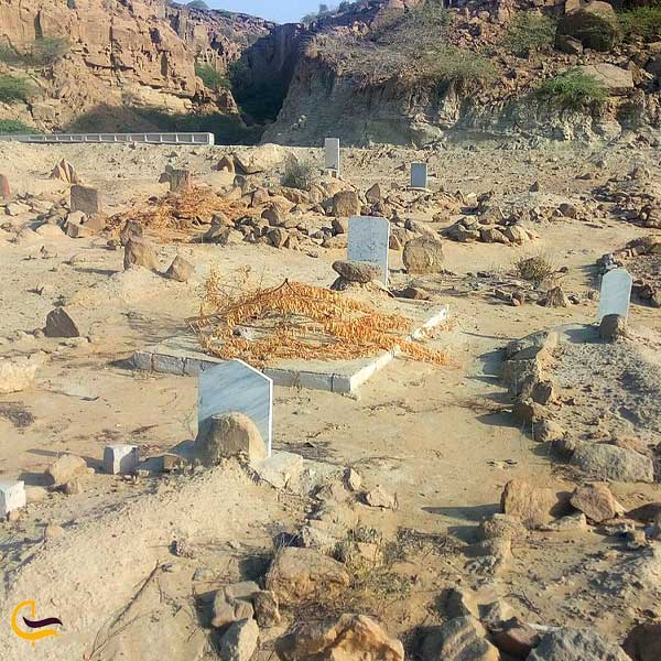 شایعات و باور‌ها در خصوص قبرستان جن تیس