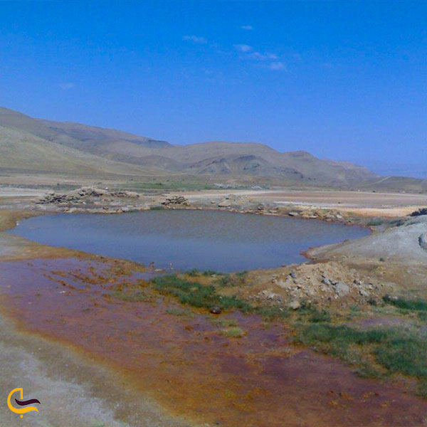 چشمه آب معدنی گراو از جاهای دیدنی نزدیک به درخت ششناو