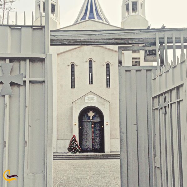 ورودی کلیسا سرکیس مقدس تهران
