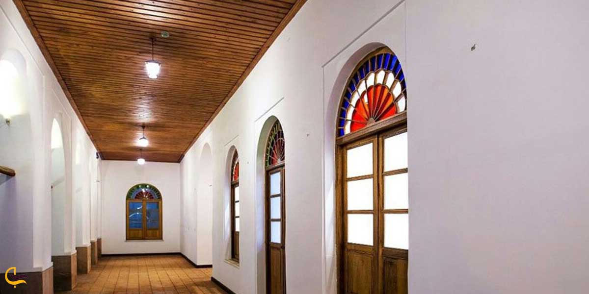 معماری مدرسه سعادت بوشهر