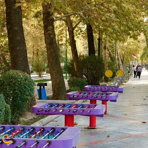 فوتبال دستی در پارک ملت تهران