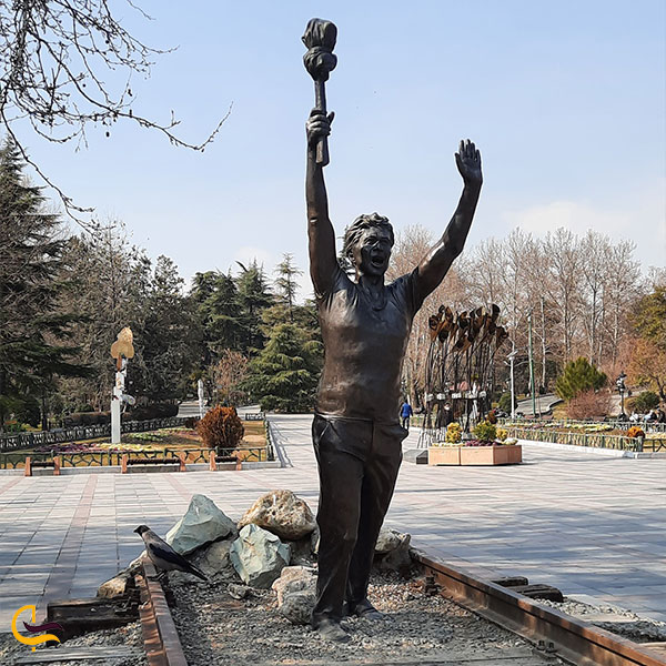 دیگر مجسمه‌های پارک ملت تهران