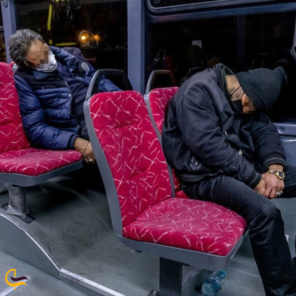 نداشتن فضای مناسب برای خواب و استراحت  سفر با اتوبوس