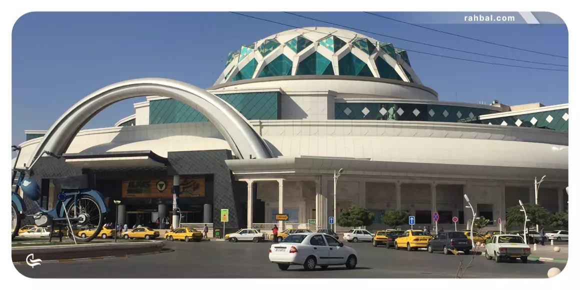 امکانات مختلف پاساژ الماس شرق