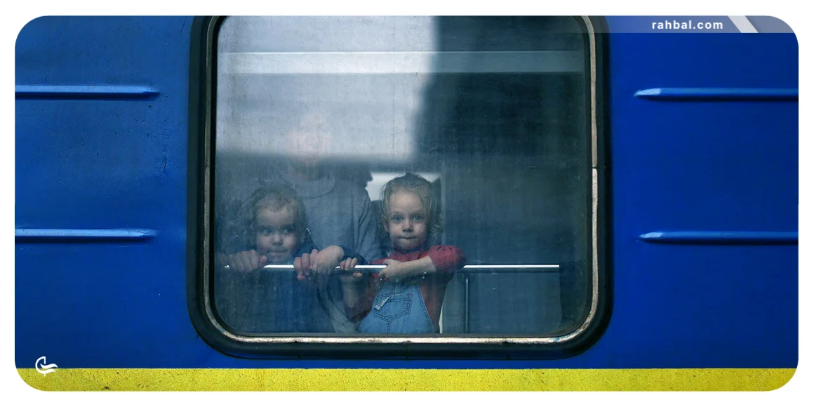 مواظب رفتار های خطرناک کودکان در قطار باشید