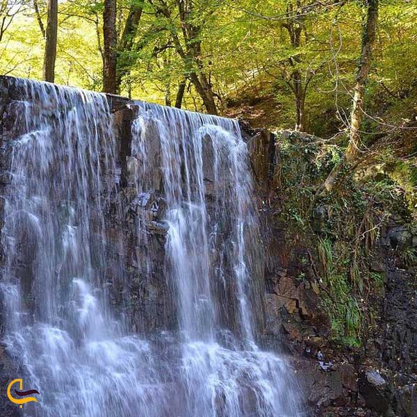 آبشار لونک | از زیباترین جاذبه‌های طبیعی منطقه