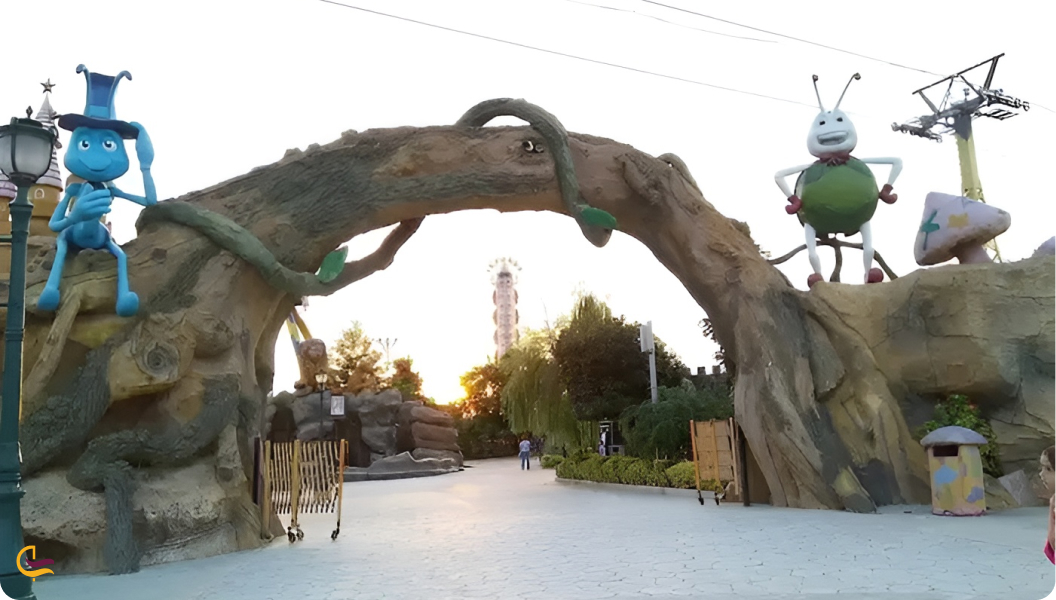 شهربازی سرزمین رویاها از جاهای دیدنی محمودآباد
