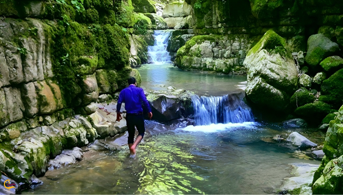 آبشار سو تراش از جاهای دیدنی اطراف خرماچال