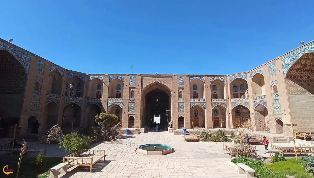 مدرسه و کاروانسرای گنجعلی خان کرمان