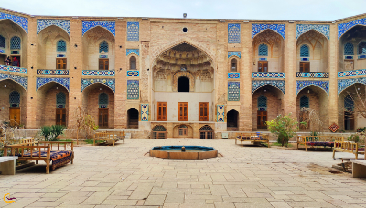 مدرسه و کاروانسرای گنجعلی خان کرمان