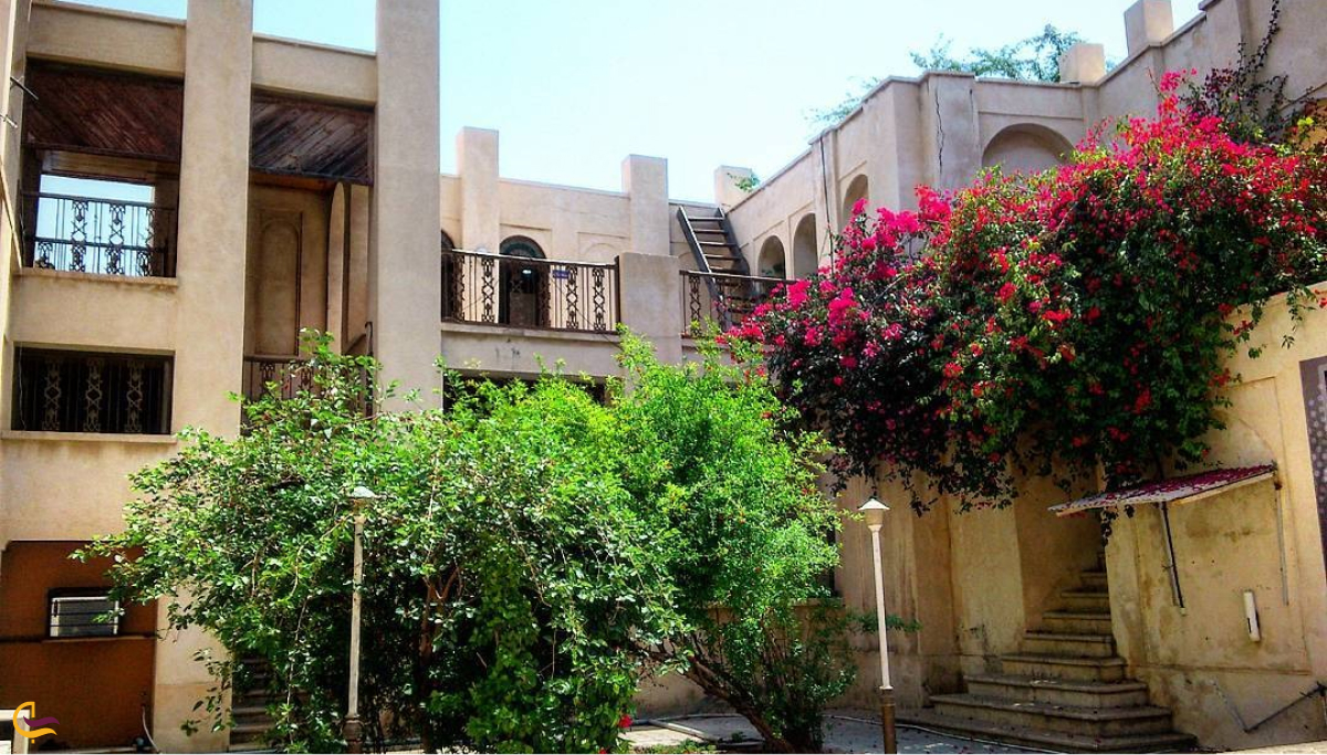 عمارت کازرونی از جاهای دیدنی بوشهر
